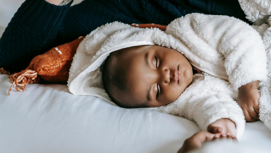 photo d'un bébé en train de dormir