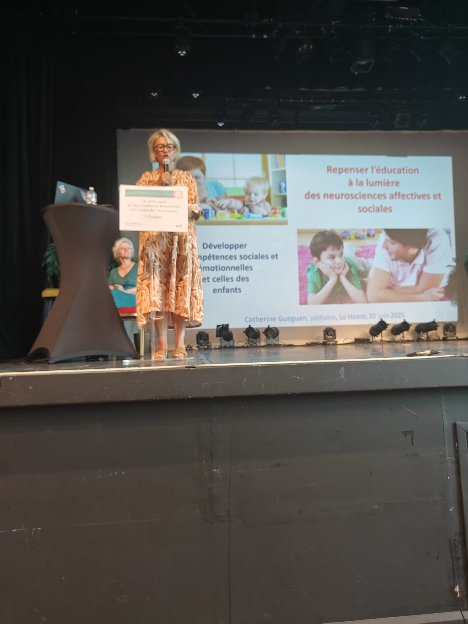 Laurence Besancenot, Adjointe au maire, chargée de la famille et de la petite enfance.